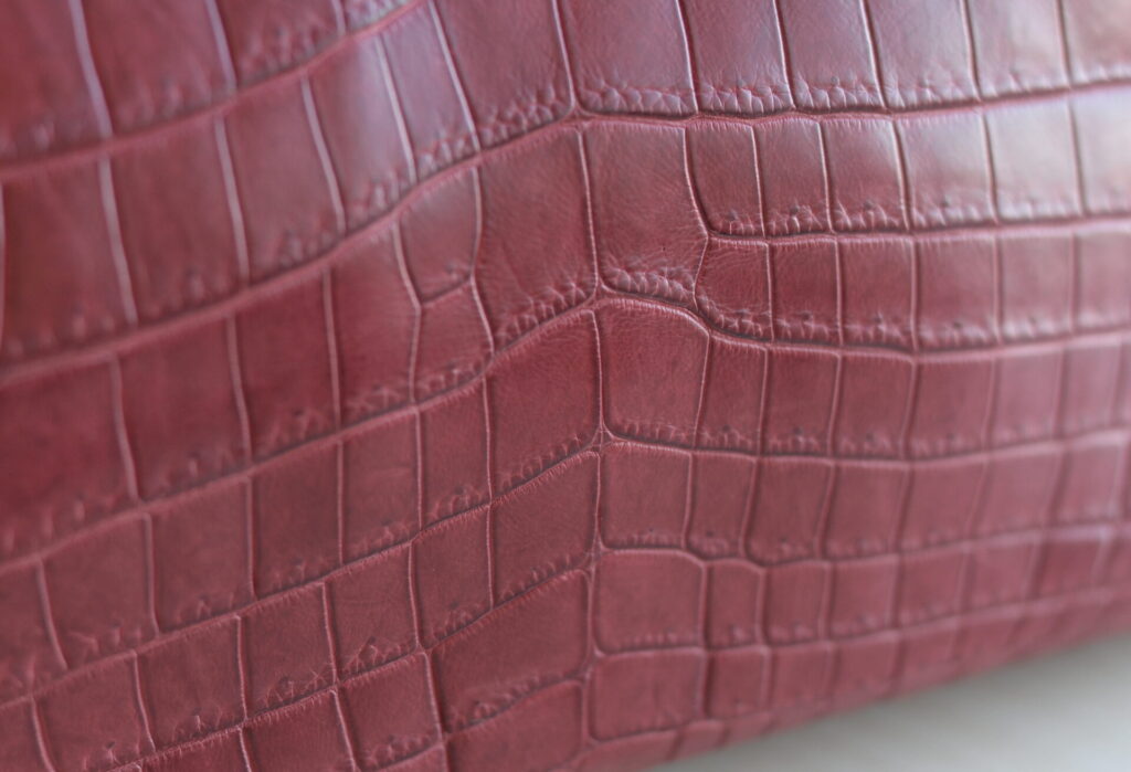 マットタイプのクロコ素材