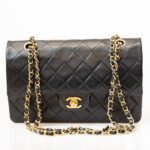 ダブルフラップチェーンショルダー（ブラック・ラムスキン）