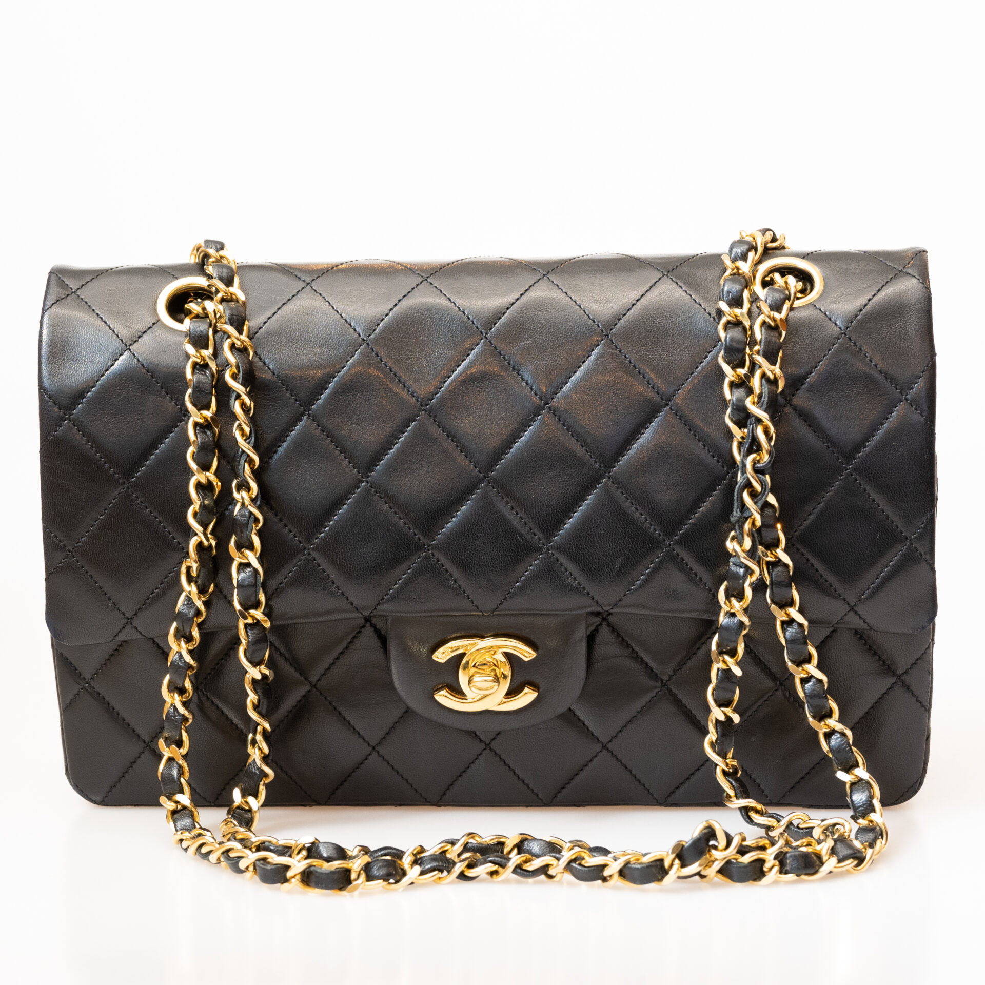 ダブルフラップチェーンショルダー(ブラック・ラムスキン)