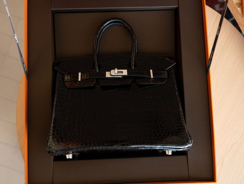 ダイヤ入りバーキンは付属の箱も特別製