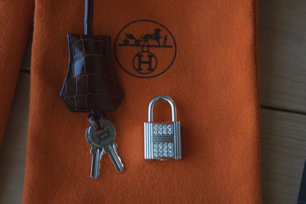 ダイヤ入りバーキンの付属品カデナ